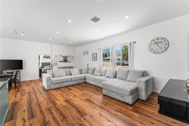 28301 stallion springs drive, Tehachapi, CA 93561