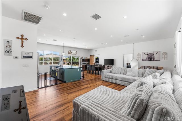 28301 stallion springs drive, Tehachapi, CA 93561