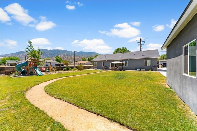 28301 stallion springs drive, Tehachapi, CA 93561