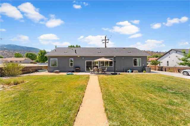 28301 stallion springs drive, Tehachapi, CA 93561