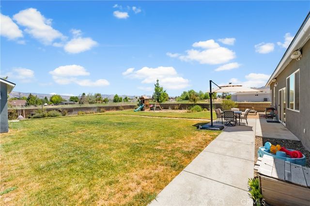 28301 stallion springs drive, Tehachapi, CA 93561