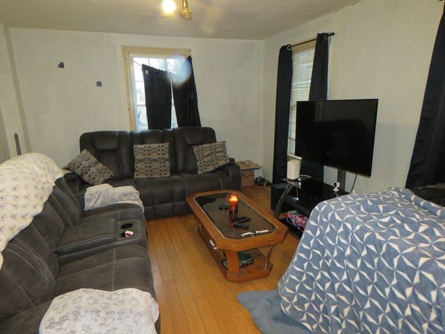 12 Norton St, Boston, MA 02136