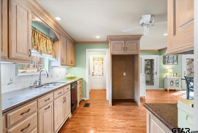 406 Hideaway Lane Central, Hideaway, TX 75771