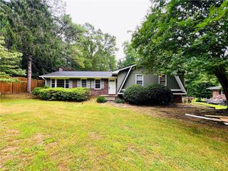 2544 Mountain View School NE Road, Marietta, GA 30066