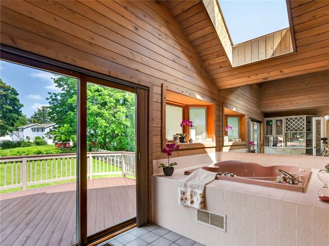 260 White Rabbit Trail, Greece, NY 14612