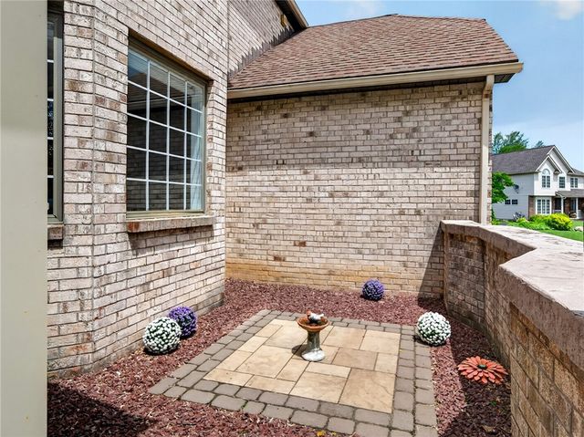 260 White Rabbit Trail, Greece, NY 14612