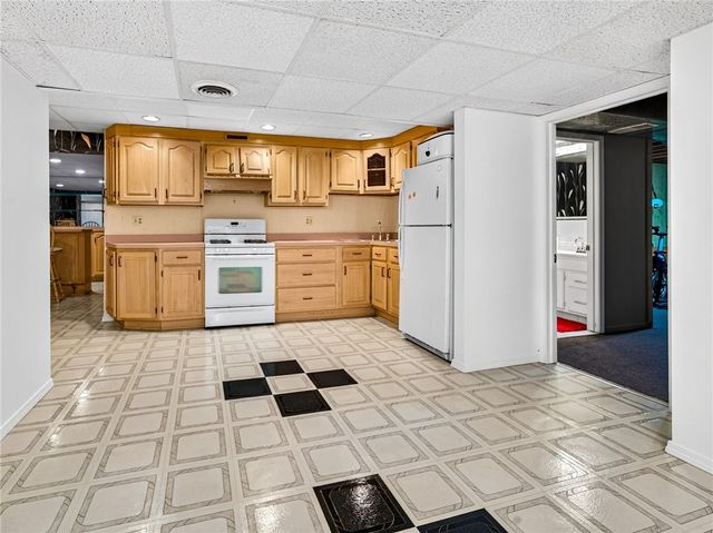 260 White Rabbit Trail, Greece, NY 14612