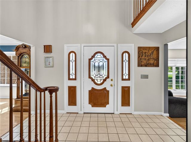 260 White Rabbit Trail, Greece, NY 14612