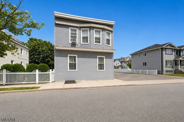 25 Grunwald St, Clifton City, NJ 07013