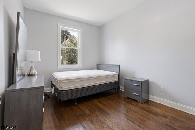 25 Grunwald St, Clifton City, NJ 07013