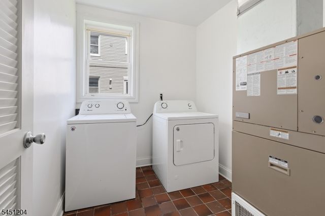 25 Grunwald St, Clifton City, NJ 07013