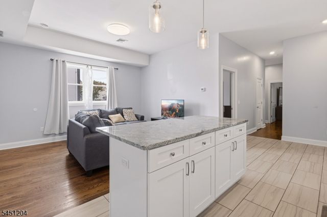 25 Grunwald St, Clifton City, NJ 07013