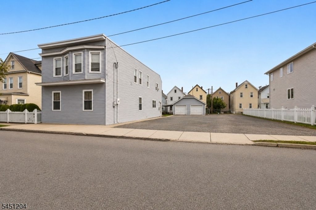 25 Grunwald St, Clifton City, NJ 07013