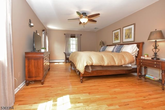 50 Van Schaik Ln, Wyckoff Twp., NJ 07481