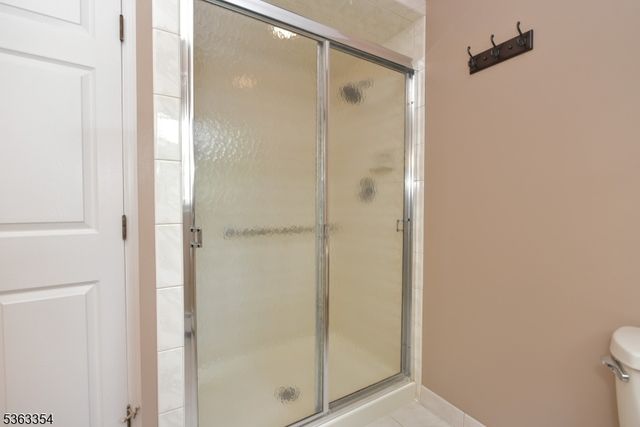 50 Van Schaik Ln, Wyckoff Twp., NJ 07481