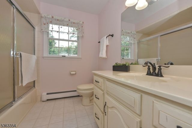 50 Van Schaik Ln, Wyckoff Twp., NJ 07481