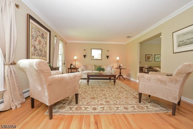 50 Van Schaik Ln, Wyckoff Twp., NJ 07481