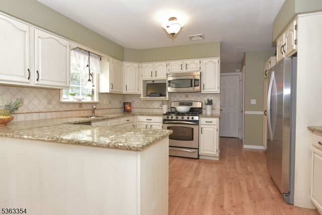 50 Van Schaik Ln, Wyckoff Twp., NJ 07481