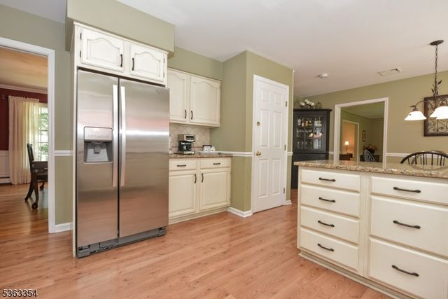 50 Van Schaik Ln, Wyckoff Twp., NJ 07481