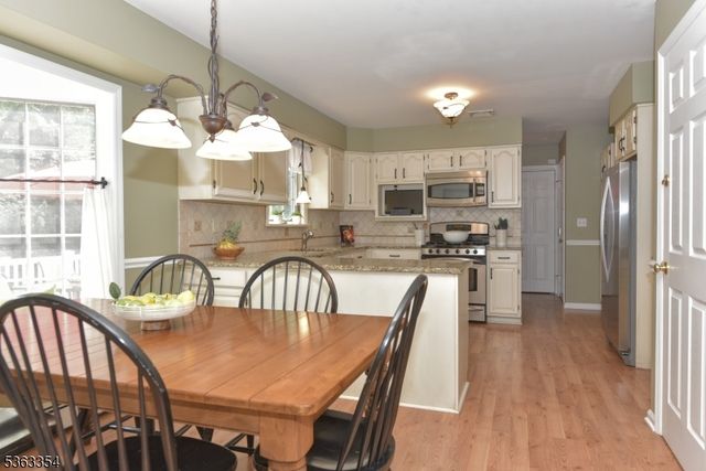 50 Van Schaik Ln, Wyckoff Twp., NJ 07481