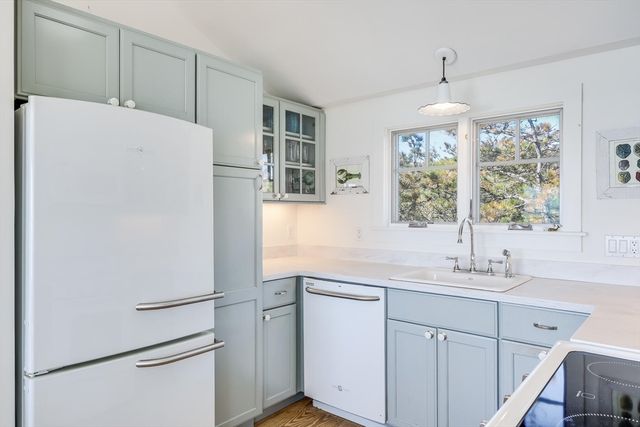 175 Cliff Road, Wellfleet, MA 02667