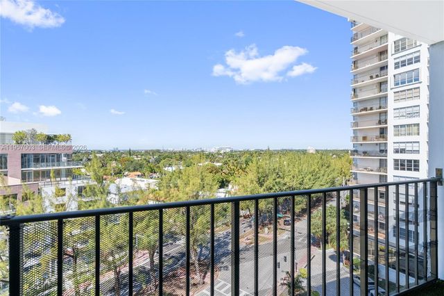 4101 Pine Tree Dr 828, Miami Beach, FL 33140