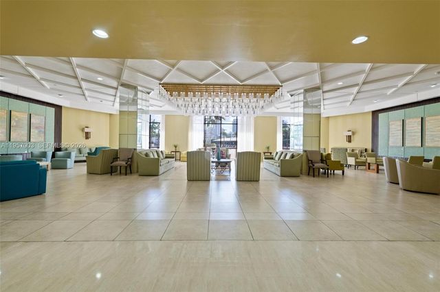 4101 Pine Tree Dr 828, Miami Beach, FL 33140