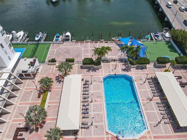 4101 Pine Tree Dr 828, Miami Beach, FL 33140