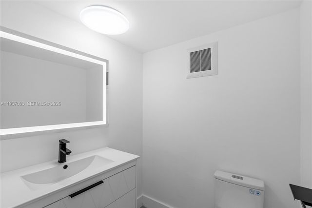 4101 Pine Tree Dr 828, Miami Beach, FL 33140