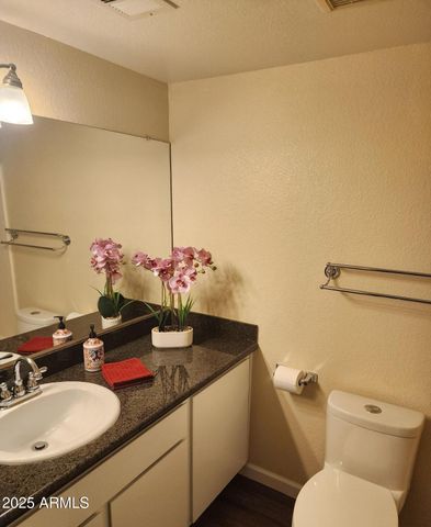 4608 W Maryland Avenue 208, Glendale, AZ 85301