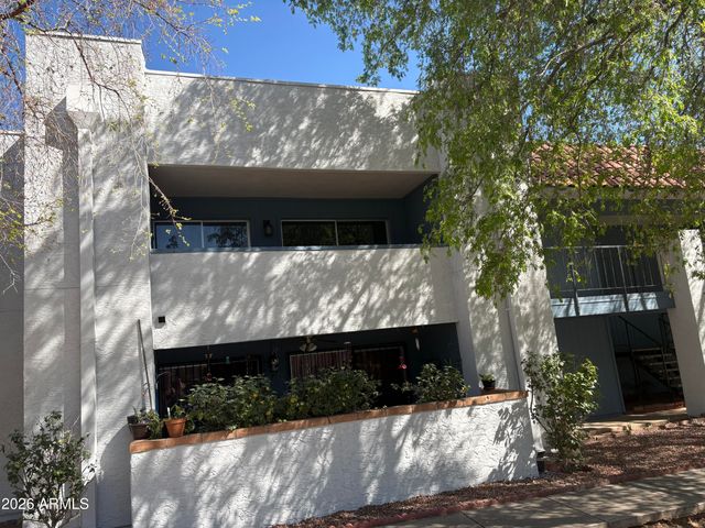 4608 W Maryland Avenue 208, Glendale, AZ 85301