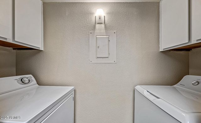 4608 W Maryland Avenue 208, Glendale, AZ 85301