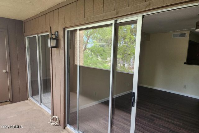 4608 W Maryland Avenue 208, Glendale, AZ 85301