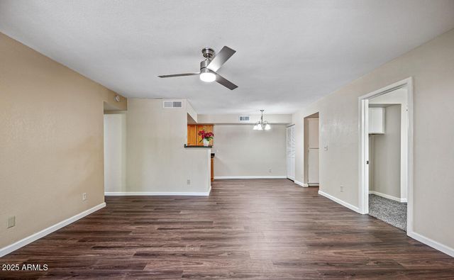 4608 W Maryland Avenue 208, Glendale, AZ 85301