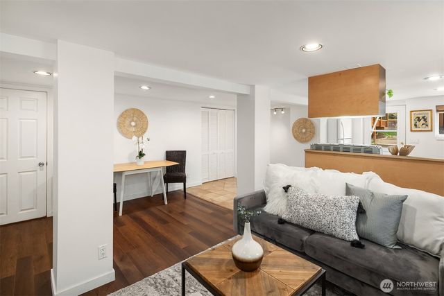 1341 N 78th Street, Seattle, WA 98103