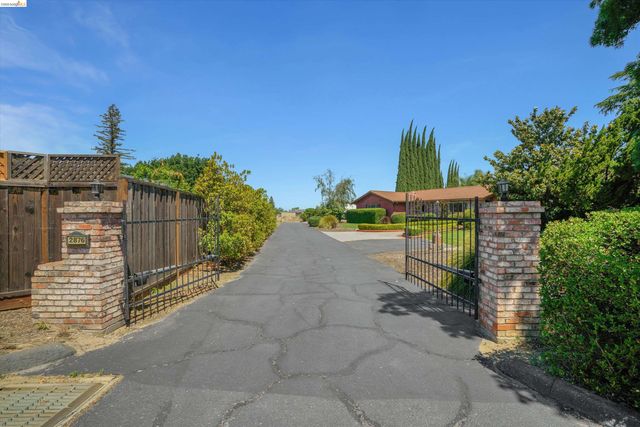 2876 Stirrup Dr, Oakley, CA 94561