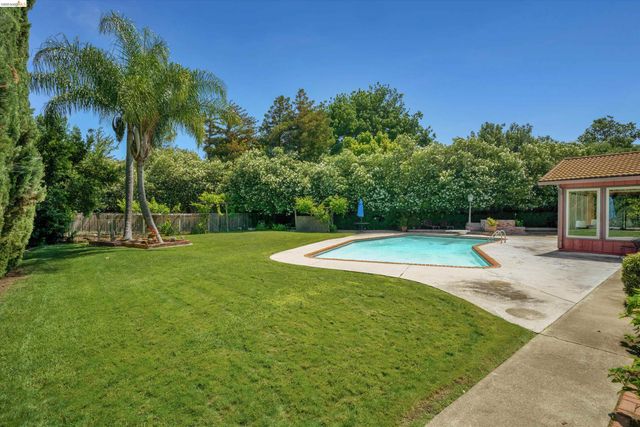 2876 Stirrup Dr, Oakley, CA 94561