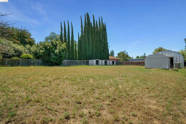 2876 Stirrup Dr, Oakley, CA 94561