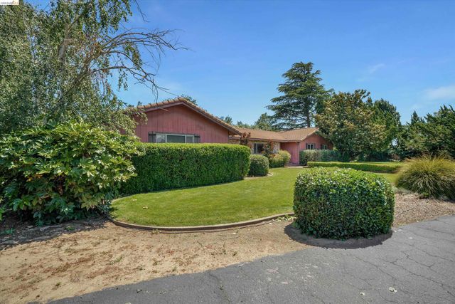2876 Stirrup Dr, Oakley, CA 94561