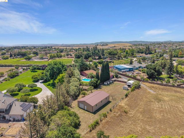 2876 Stirrup Dr, Oakley, CA 94561