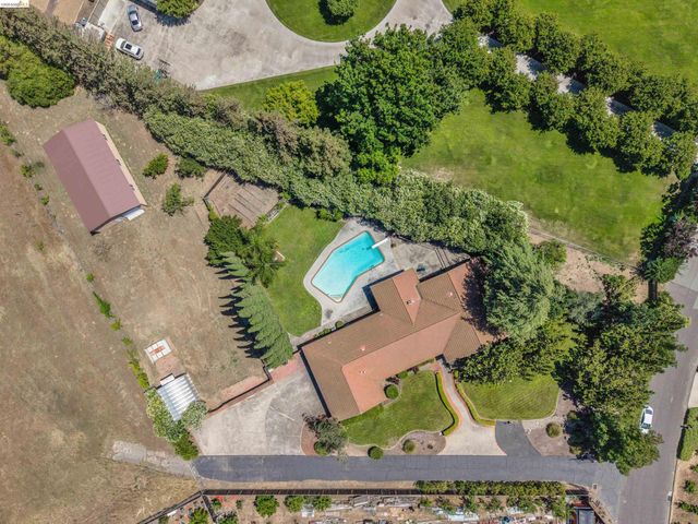 2876 Stirrup Dr, Oakley, CA 94561
