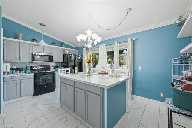 1902 NW 2nd PL, Cape Coral, FL 33993