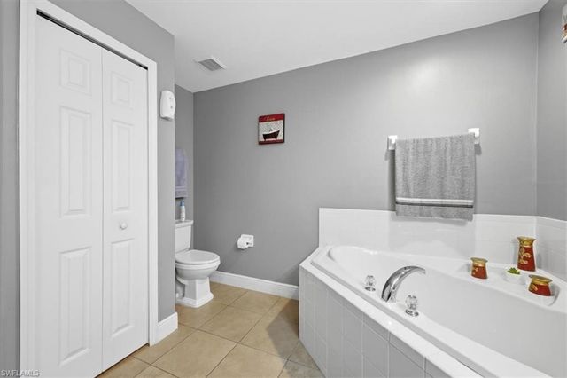 1902 NW 2nd PL, Cape Coral, FL 33993