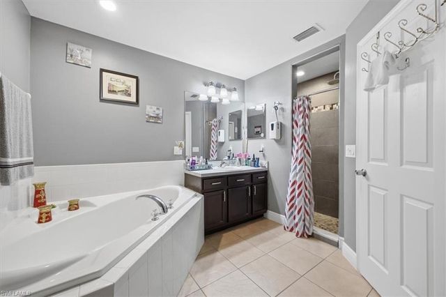 1902 NW 2nd PL, Cape Coral, FL 33993