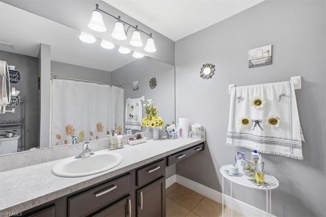 1902 NW 2nd PL, Cape Coral, FL 33993