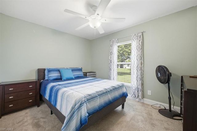 1902 NW 2nd PL, Cape Coral, FL 33993