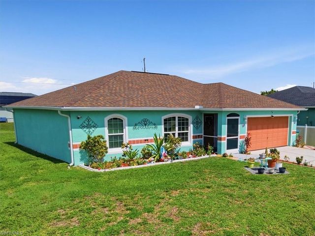 1902 NW 2nd PL, Cape Coral, FL 33993
