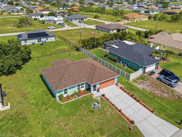 1902 NW 2nd PL, Cape Coral, FL 33993