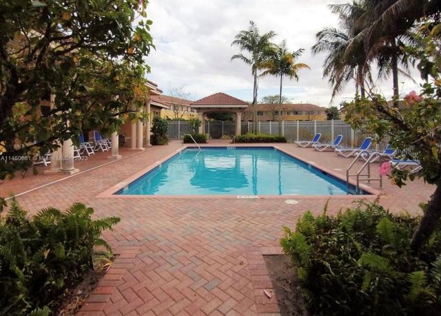 6030 SW 19th Place, North Lauderdale, FL 33068