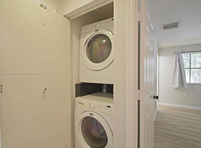 6030 SW 19th Place, North Lauderdale, FL 33068